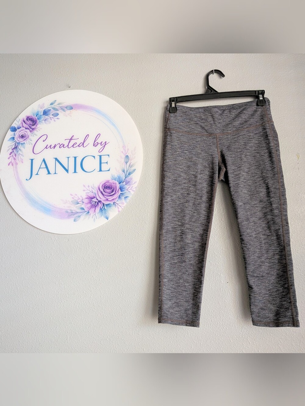 Athleta | Chaturanga Crop Capri Leggings | Heathered Charcoal Gray | Size Small
